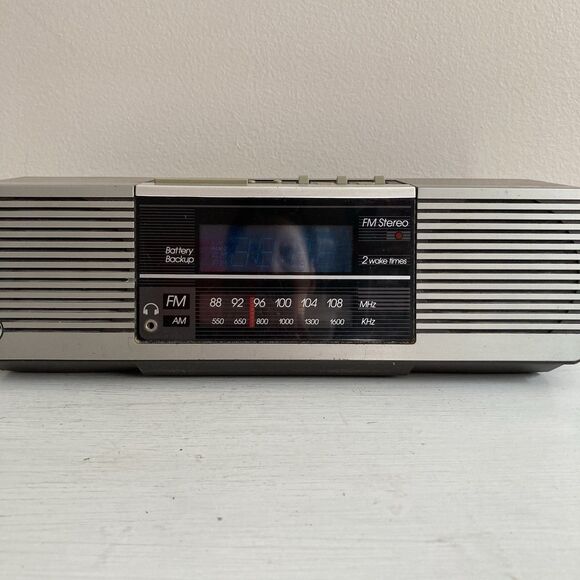 Vintage GE Clock Radio 1978 Am Fm Model No 7-4945A Dual Alarm TESTED - Picture 3 of 12